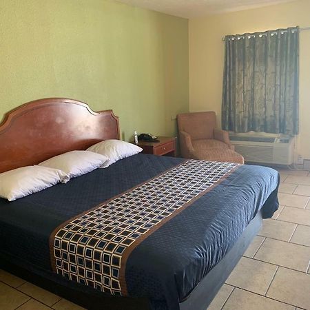 Texas Inn Beaumont Esterno foto