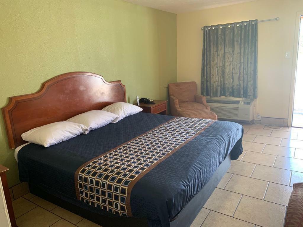 Texas Inn Beaumont Esterno foto